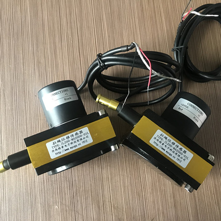 內(nèi)置式拉繩位移傳感器原理及其線(xiàn)性制  內(nèi)置式拉繩位移傳感器原理及其線(xiàn)性制