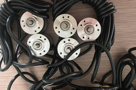 電位器式位移傳感器的特點(diǎn)及分布類型 電位器式位移傳感器的特點(diǎn)及分布類型