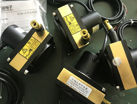 激光位移傳感器的原理及相關(guān)特點(diǎn) 激光位移傳感器的原理及相關(guān)特點(diǎn)