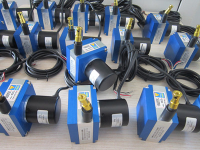 拉繩位移傳感器在液壓同步系統(tǒng)中的重要性  拉繩位移傳感器在液壓同步系統(tǒng)中的重要性