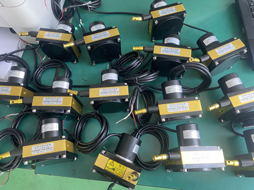 4~20mA電流拉線位移傳感器采用自動均勻排線 4~20mA電流拉線位移傳感器采用自動均勻排線