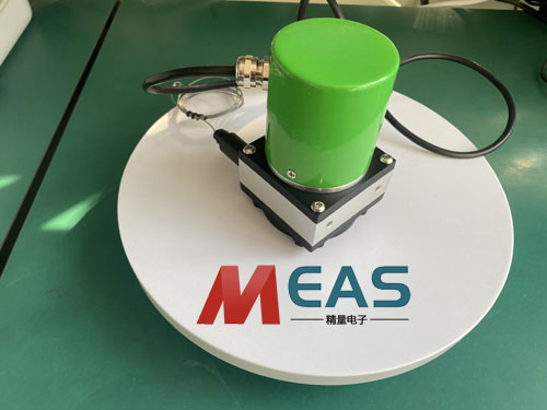 拉線位移傳感器在工作中呈直線狀態(tài)移動(dòng) 拉線位移傳感器在工作中呈直線狀態(tài)移動(dòng)