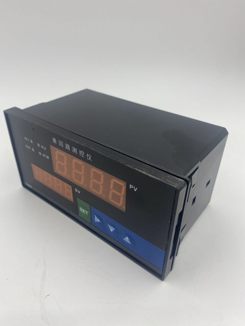 BL8016單回路測控儀專為儲油柜設計 BL8016單回路測控儀專為儲油柜設計