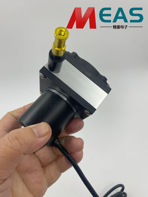 電壓拉繩位移傳感器確保了信號(hào)的穩(wěn)定傳輸 電壓拉繩位移傳感器確保了信號(hào)的穩(wěn)定傳輸
